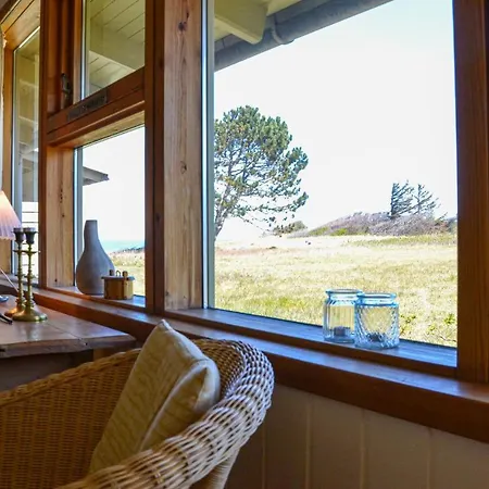 Beautiful In W/ 2 Bedrooms
